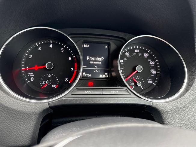 VOLKSWAGEN Polo Photo 15