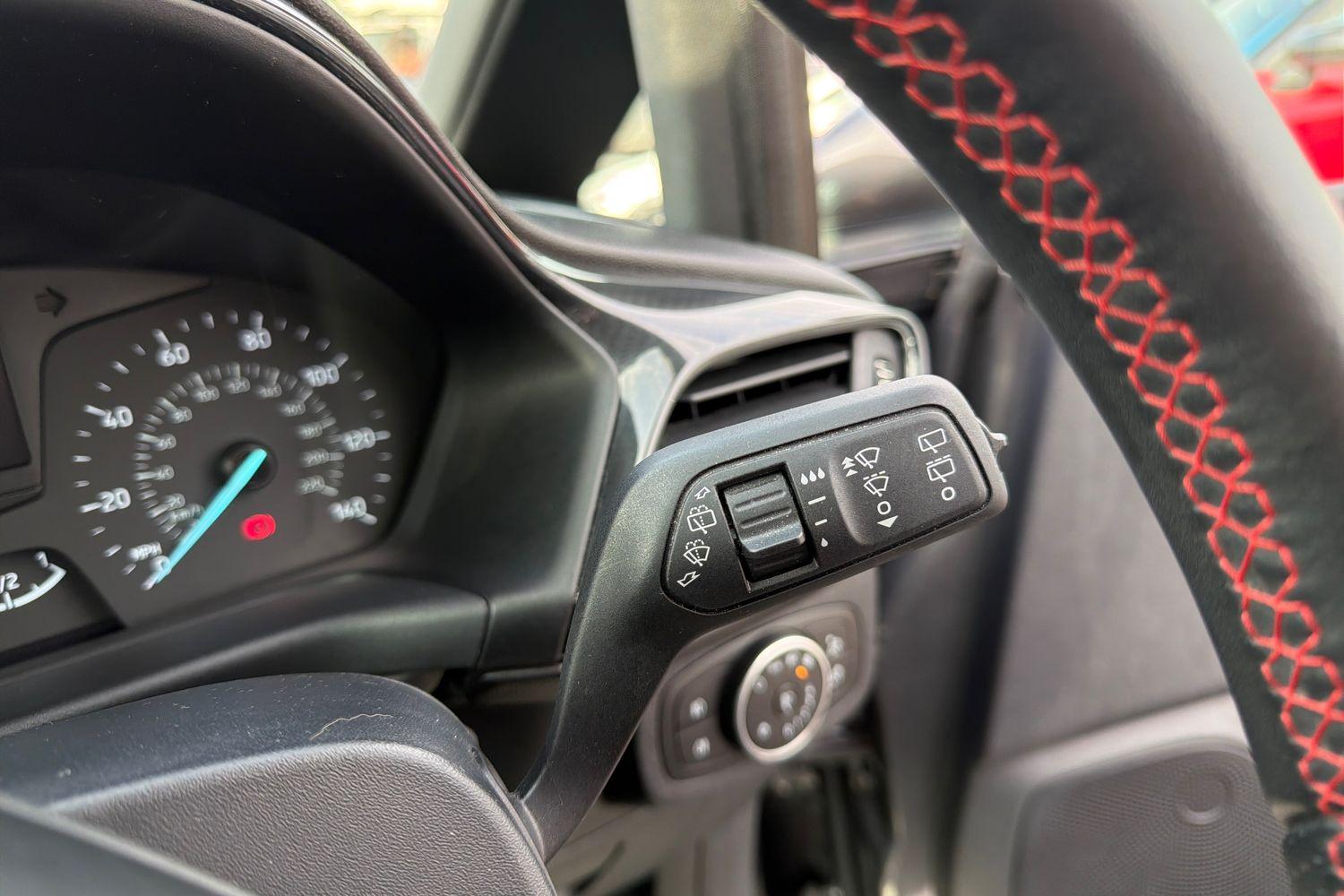 Ford FIESTA Photo 14
