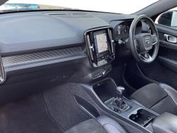 VOLVO Xc40 Photo 2