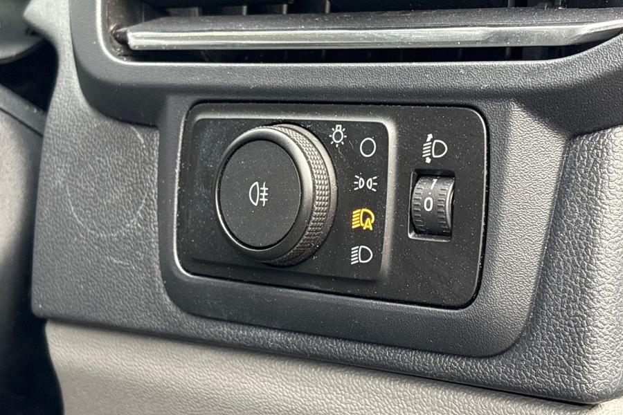 Ford TRANSIT CUSTOM Photo autoimg-ab129829535a19226752163f509a4bb076905705.jpg