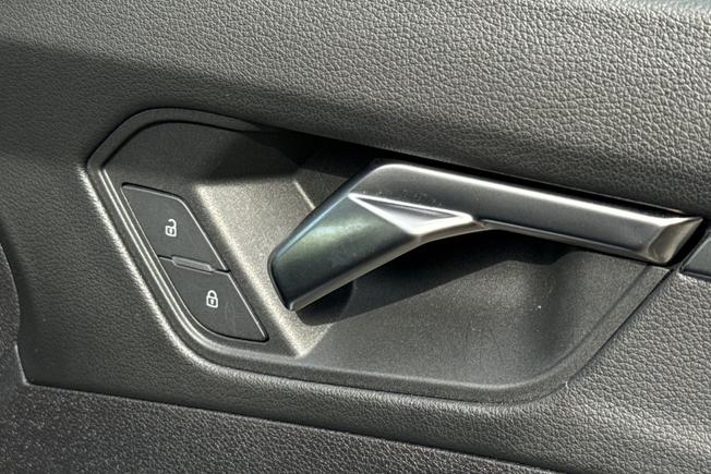 Audi Q3 Photo 32