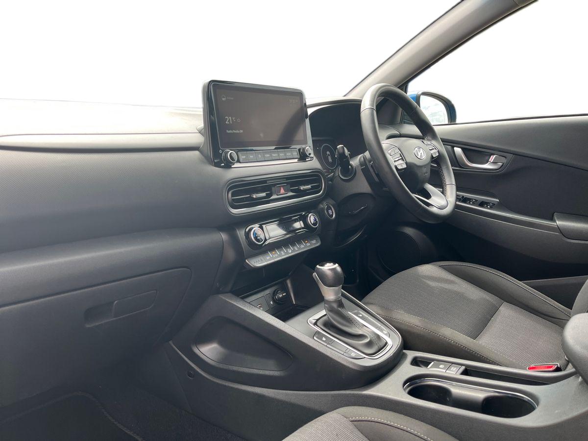 Hyundai KONA Photo 2