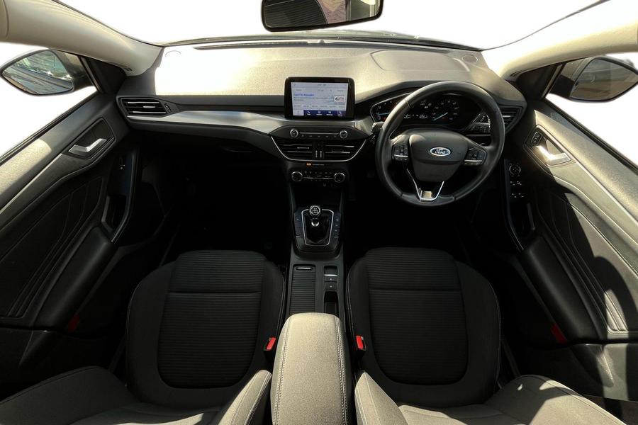 Ford FOCUS Photo autoimg-ab185dd7caf9882fa2eb374e6b60f7465dbb7e40.jpg