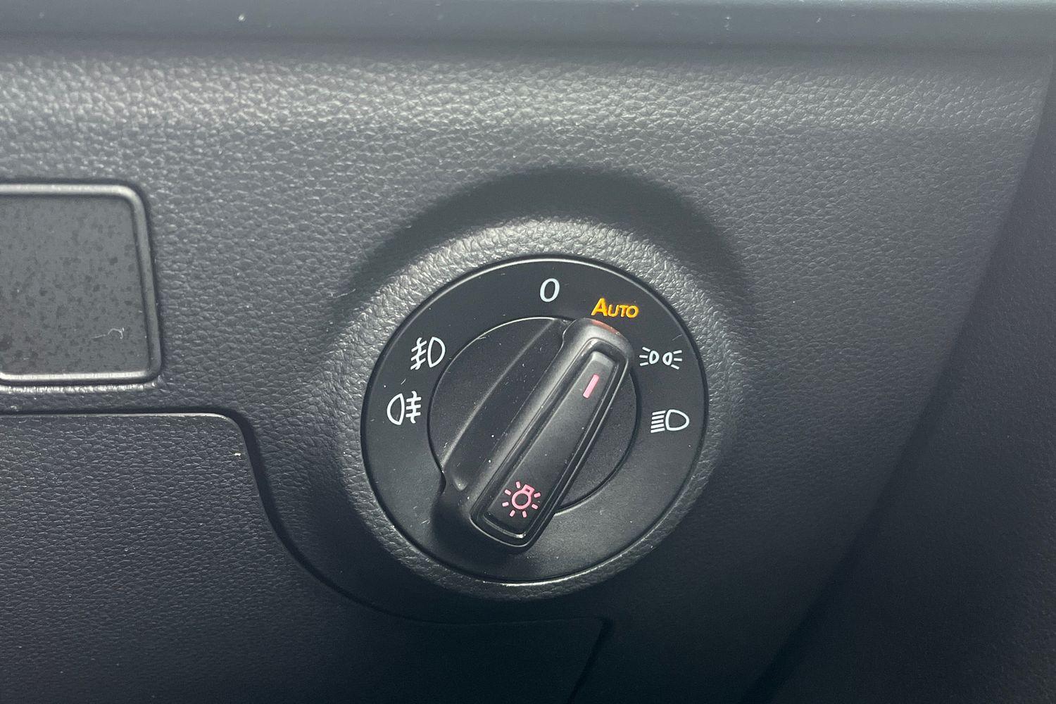 SEAT ARONA Photo 34