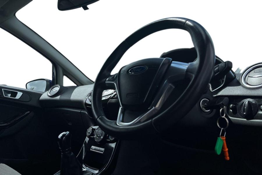 Ford Fiesta Photo autoimg-ab1e704d4ccc49bb7946439a053138914397fbc0.jpg