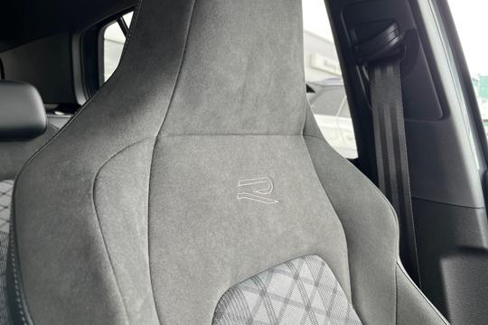 Volkswagen Golf Photo autoimg-ab205edf7315290001bdf38daaa3e0d65c125150.jpg