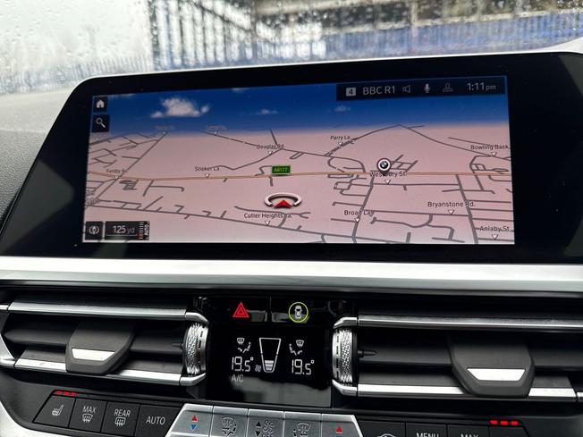 BMW 3 Series Photo 39