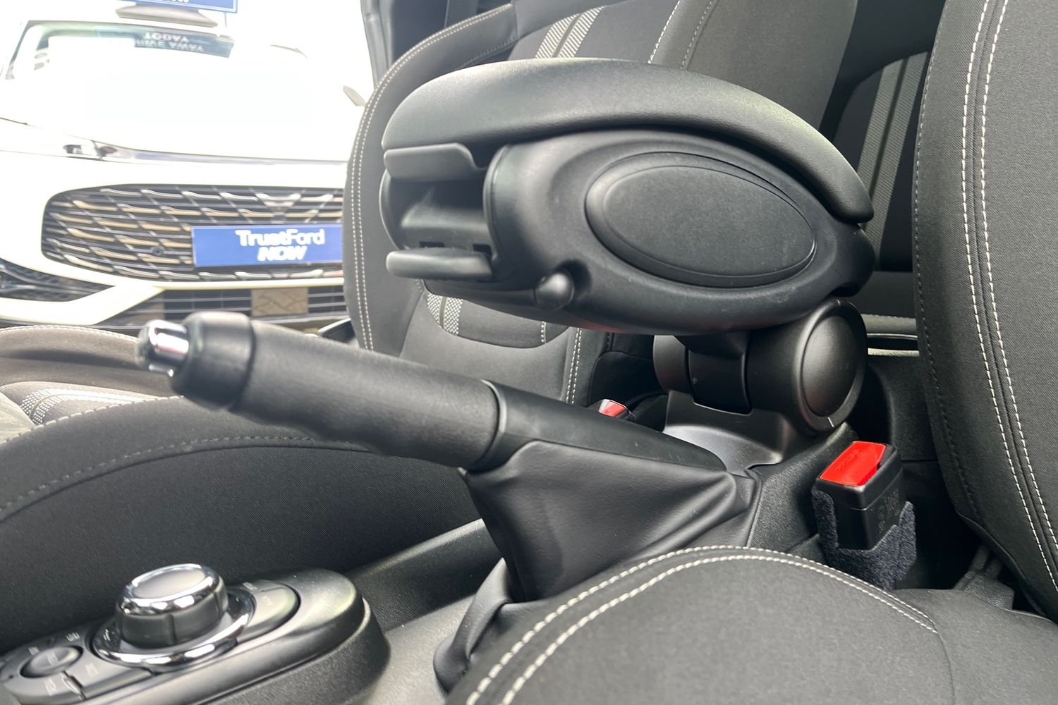 MINI Hatch Photo 30