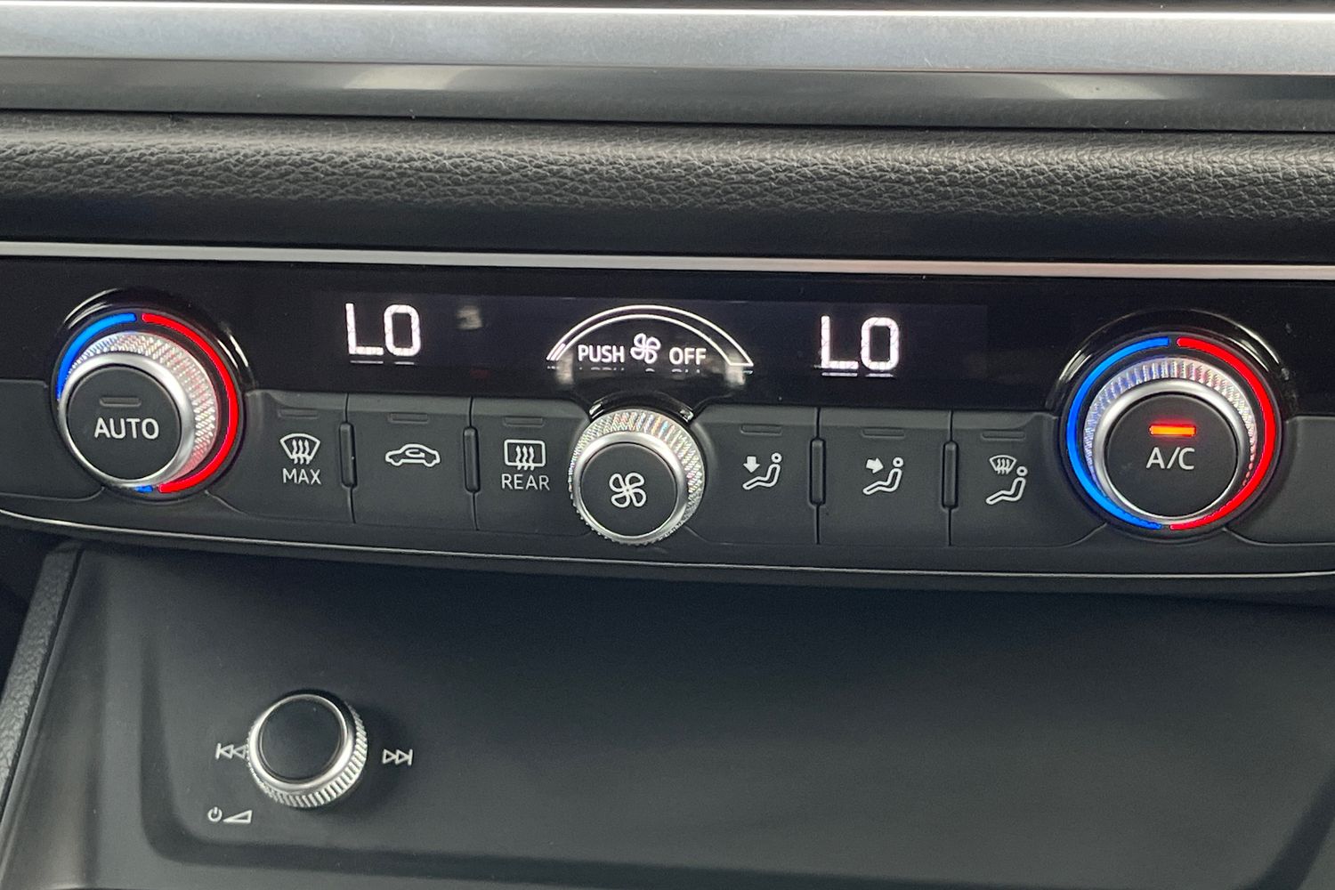 Audi Q3 Photo 30