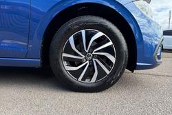 VOLKSWAGEN Polo Photo 5