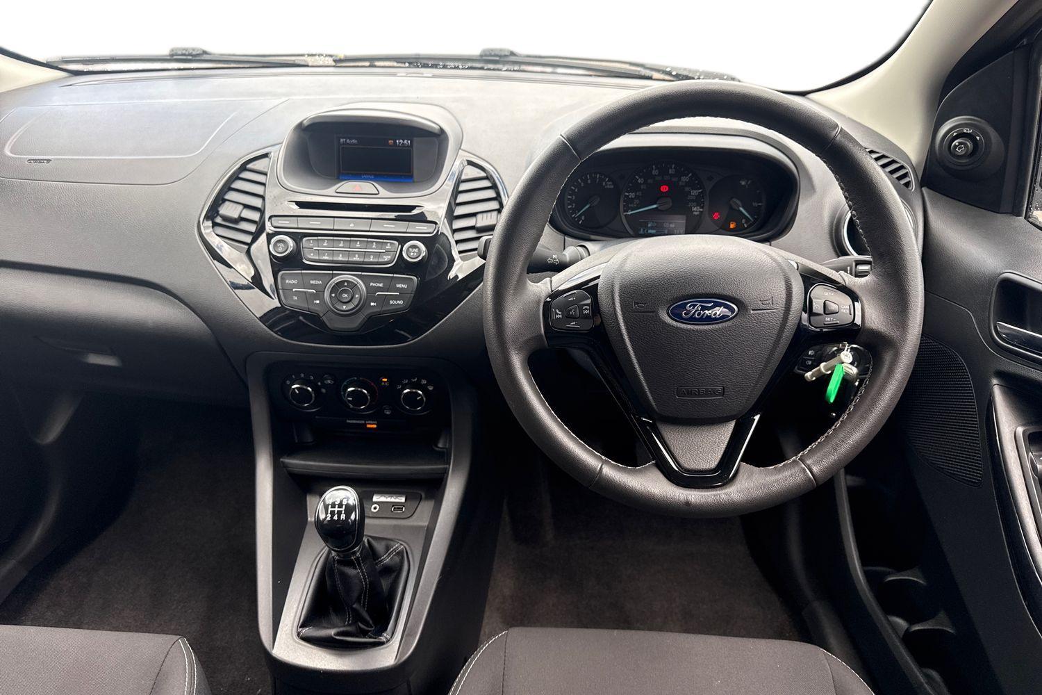 Ford KA+ Photo 10