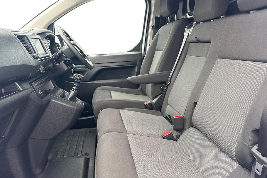 Used Vauxhall VIVARO DT73BWJ 10