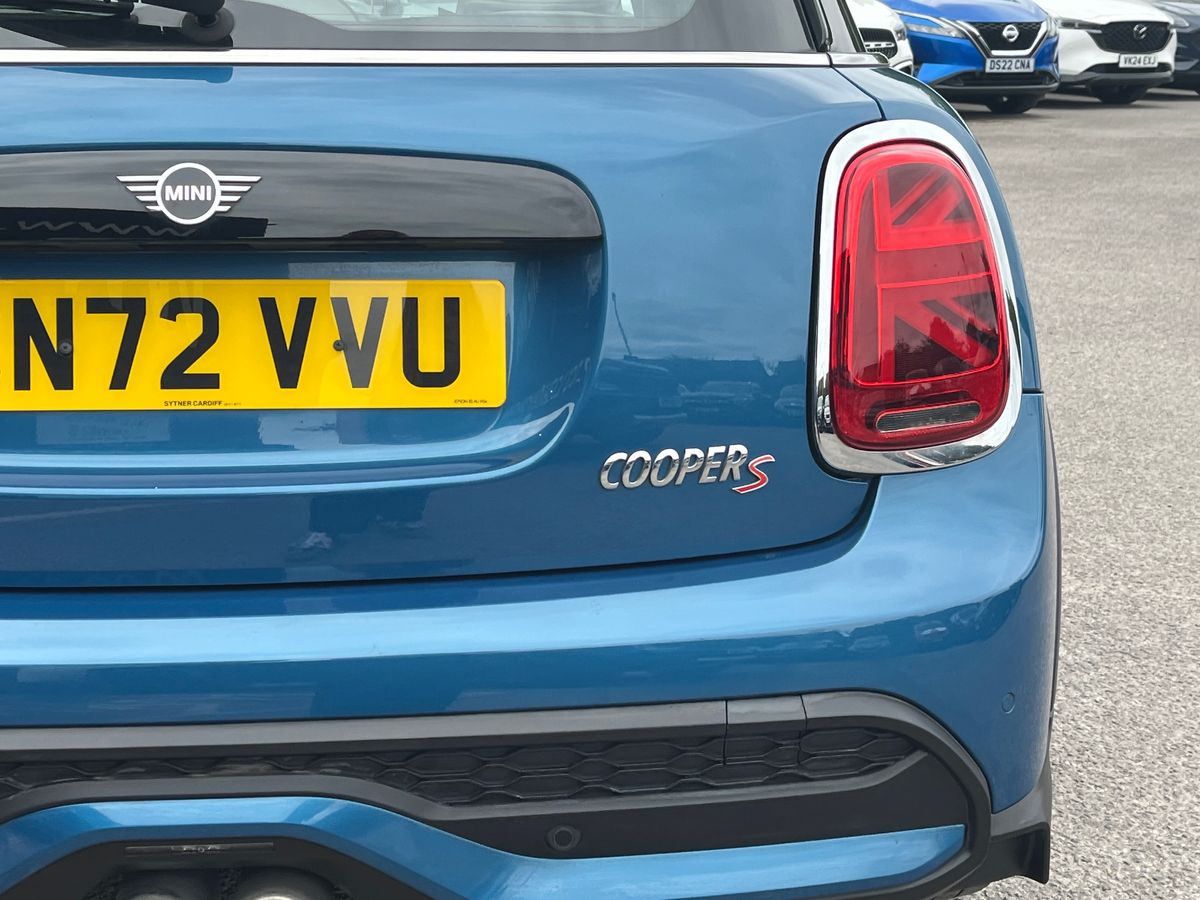 MINI Hatch Photo 17