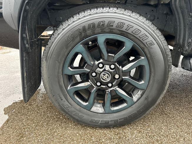TOYOTA Hilux Photo 28