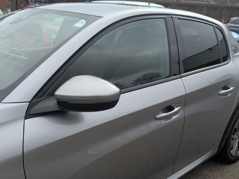 Used Peugeot E-208 YA70HHM 26