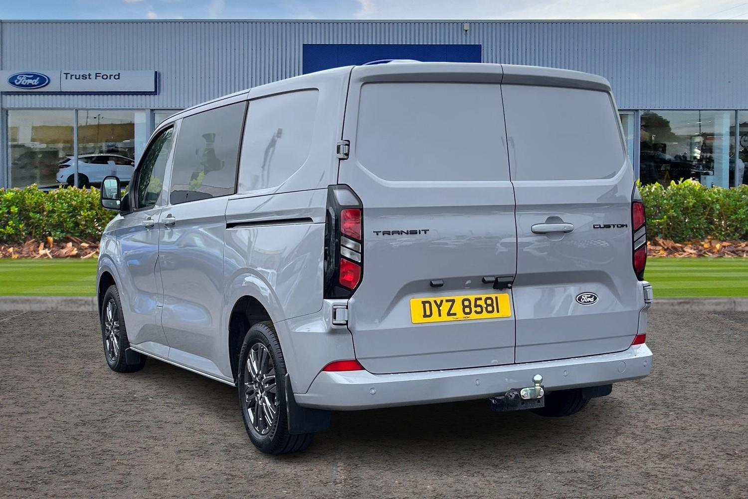 Ford TRANSIT CUSTOM Photo 1