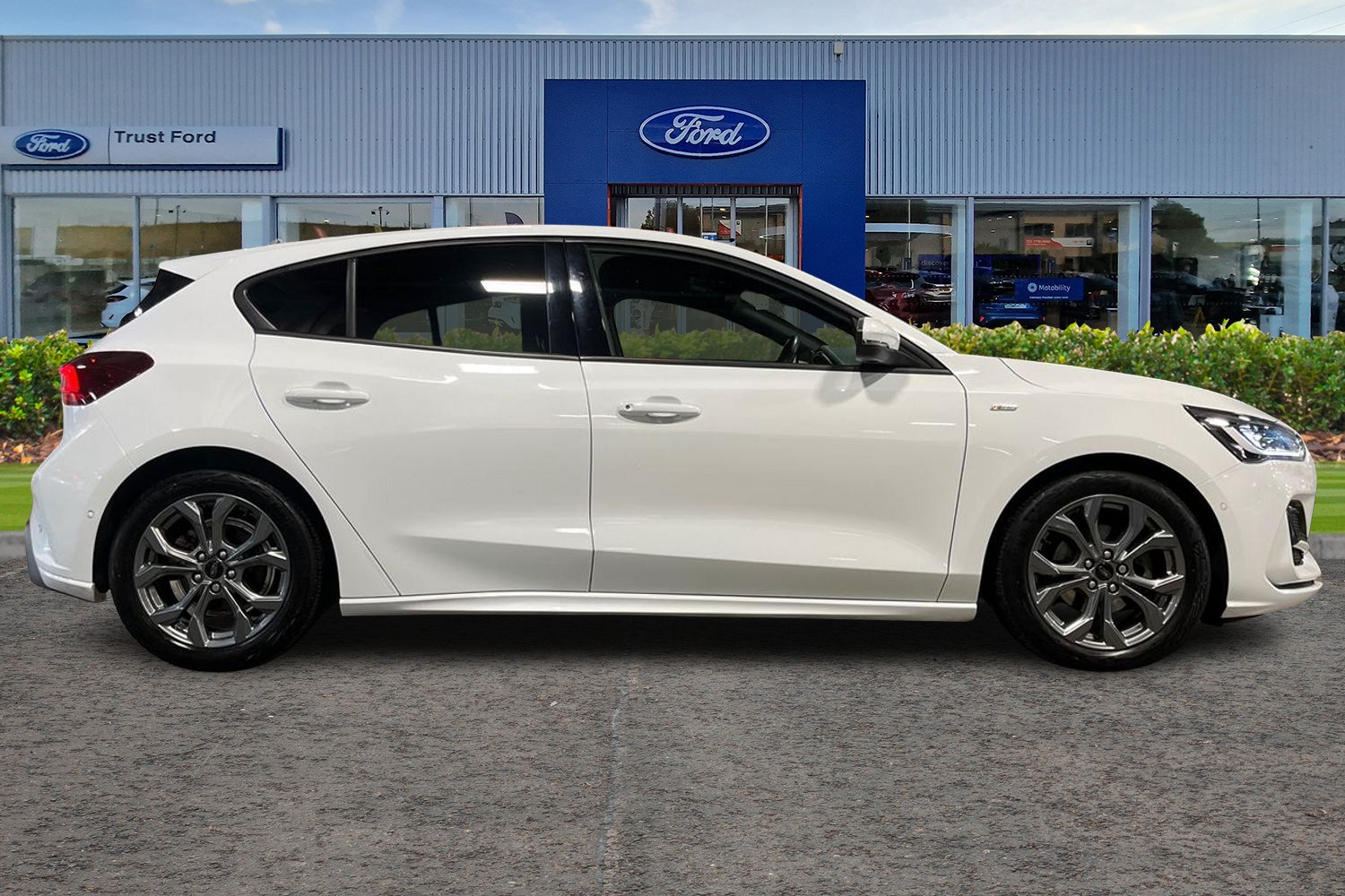 Ford FOCUS Photo 2