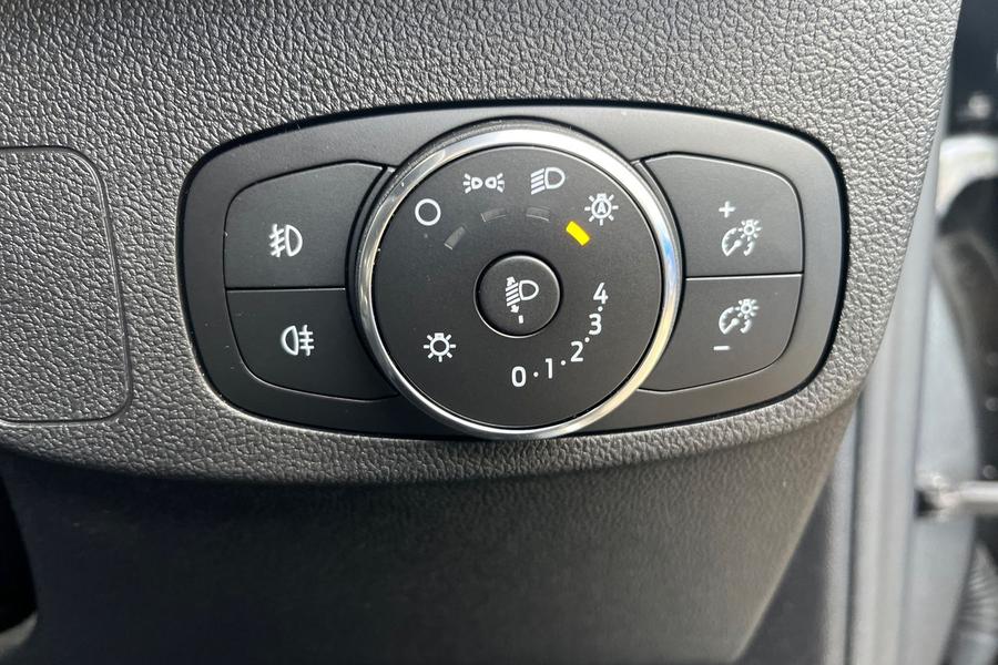 Ford FOCUS Photo autoimg-ab452cb607158e239ef917f0c6264bdeb9c35fe8.jpg