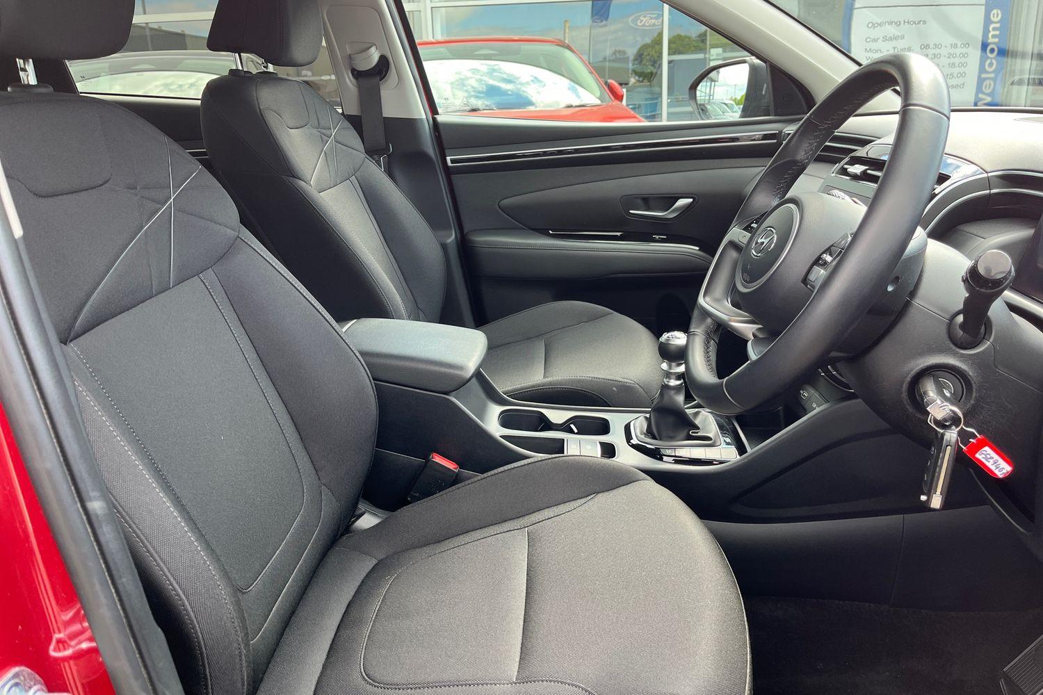 Hyundai TUCSON Photo 16