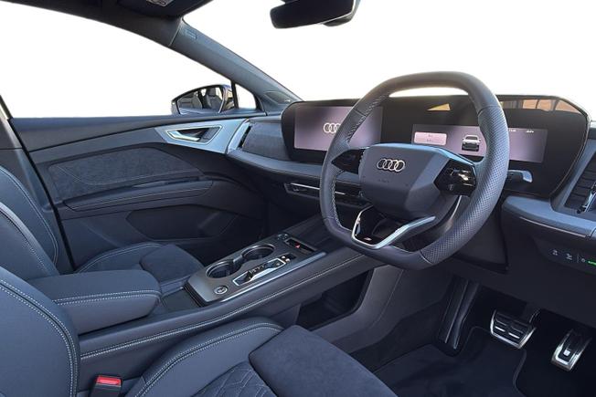 AUDI Audi Q4 Sportback Photo 6