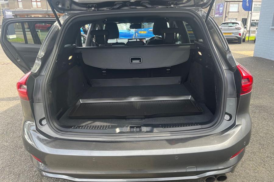 Ford FOCUS Photo autoimg-ab4f80a3d17e6f6aec16c161046adb89c6610dd8.jpg