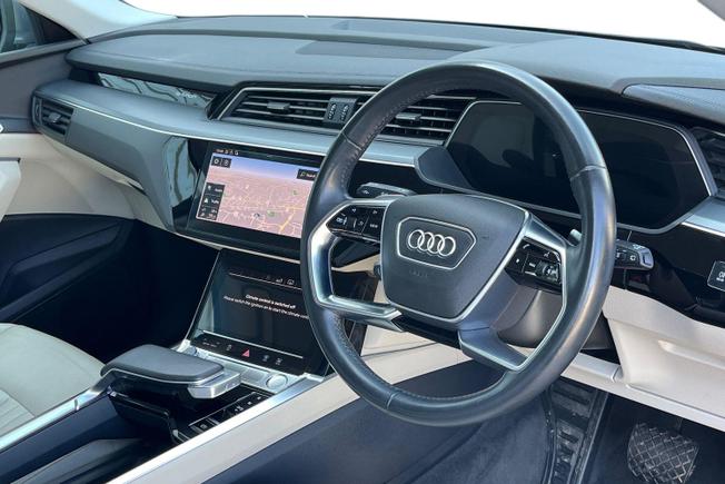 AUDI e-tron Photo 6