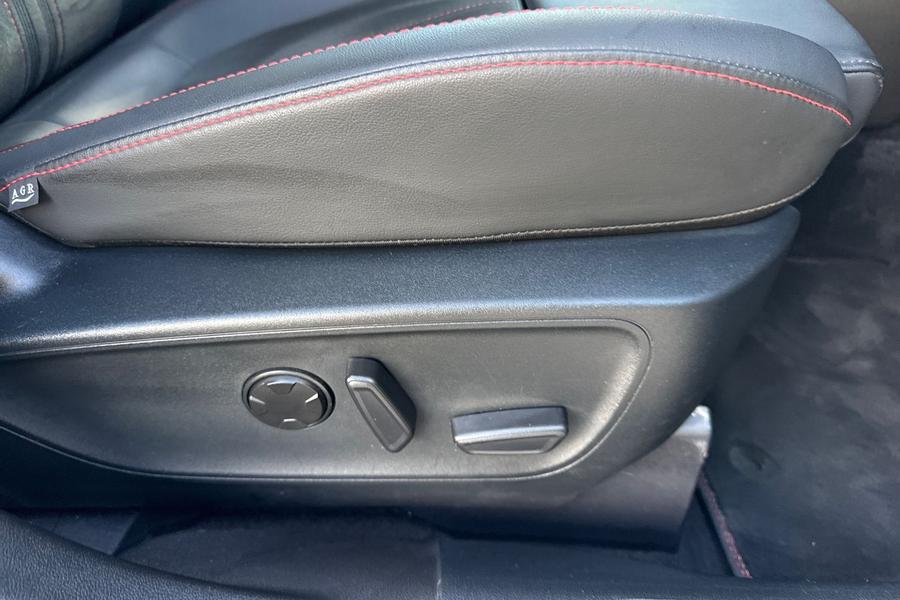 Ford KUGA Photo autoimg-ab50768940daad90ddb38fb46e0d6678d96677d9.jpg