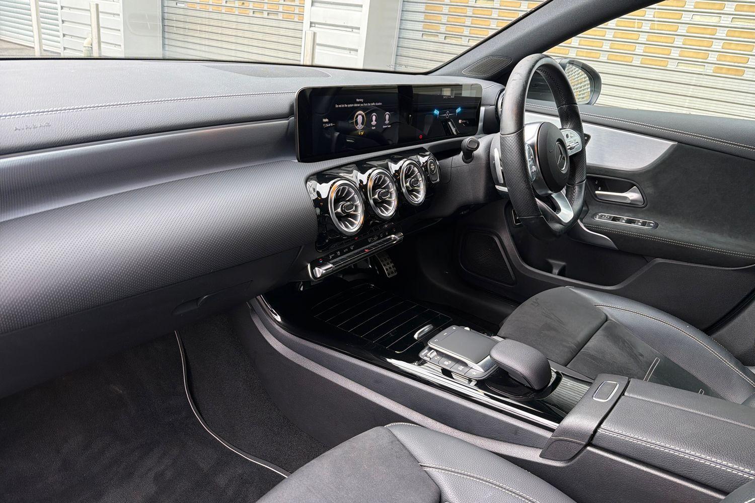 Mercedes-Benz A CLASS Photo 17