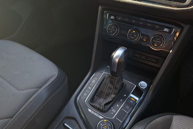 VOLKSWAGEN Tiguan Photo 30