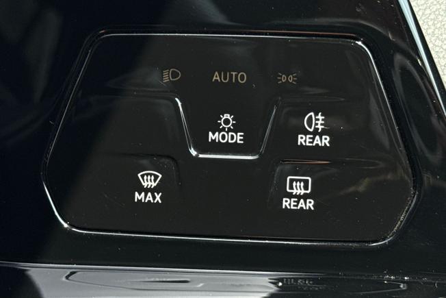 Volkswagen Golf Photo 27