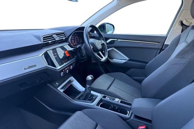 Audi Q3 Photo 2