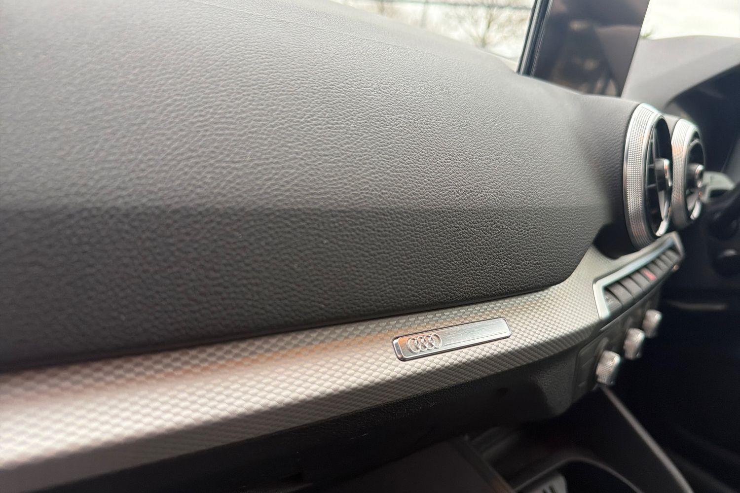 Audi Q2 Photo 36