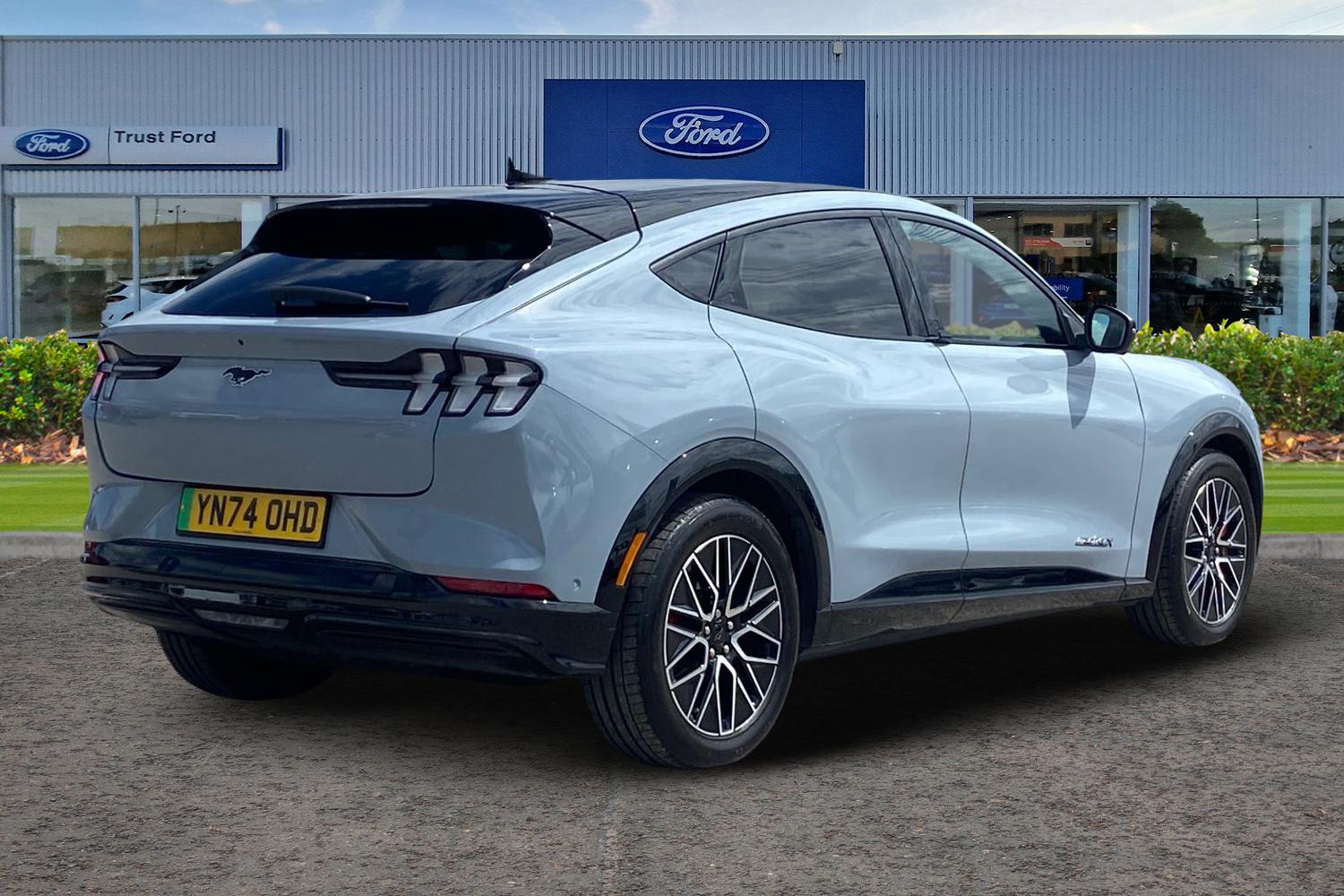 Ford Mustang Mach-E Photo 3