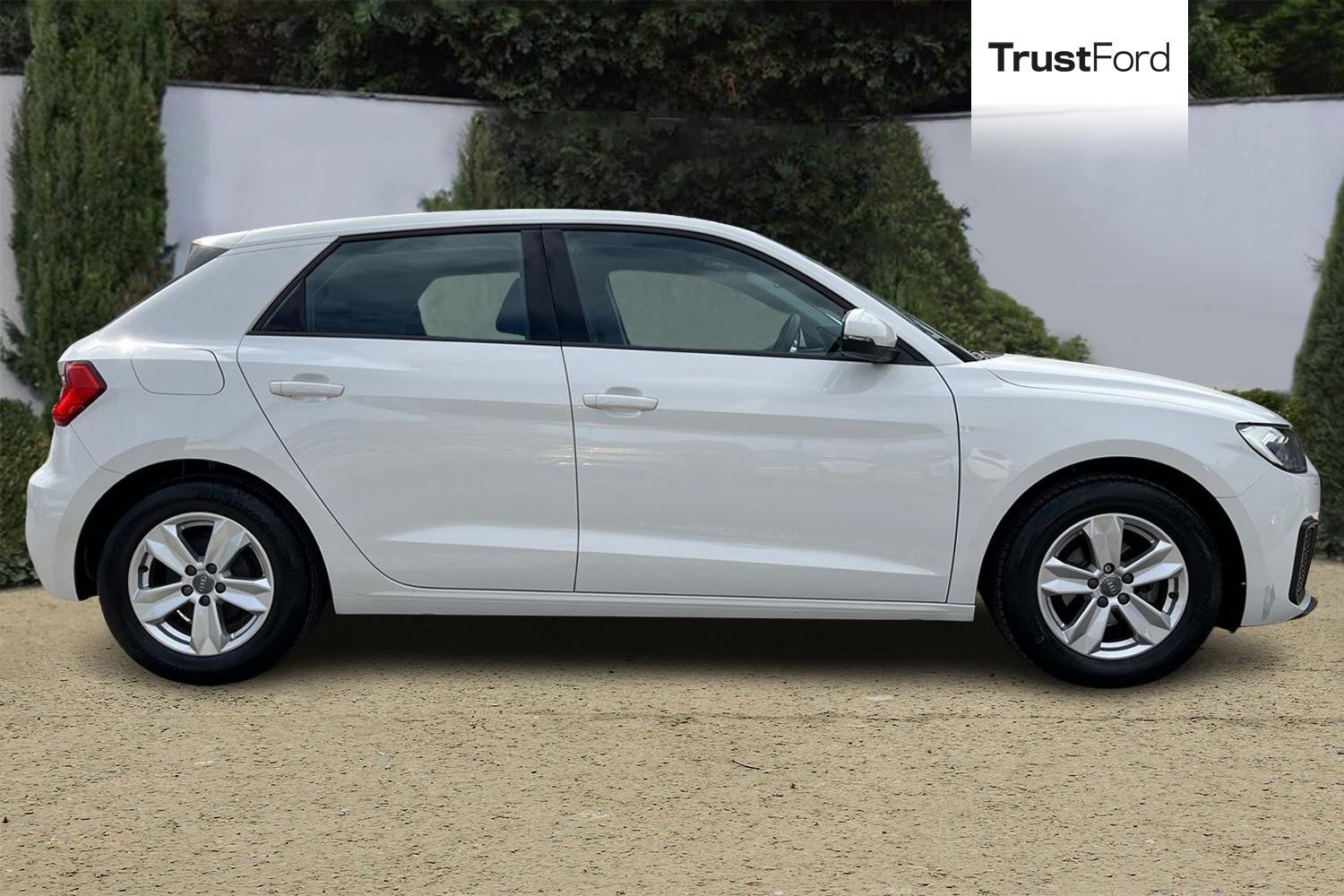 Audi A1 Photo 2