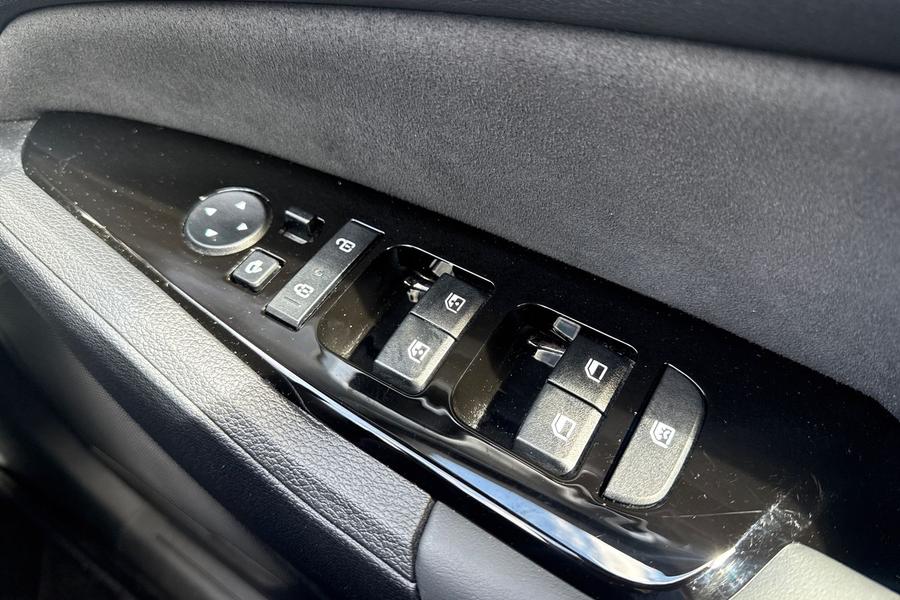 Kia Sportage Photo autoimg-ab82797299f2bcc9bb5263f734490de4d66f18df.jpg
