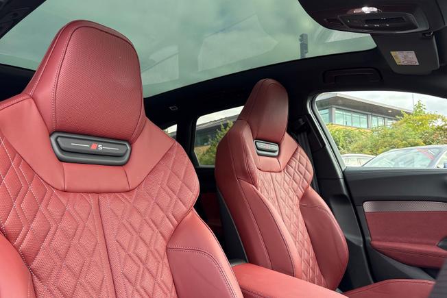 Audi S5 Avant Photo 22