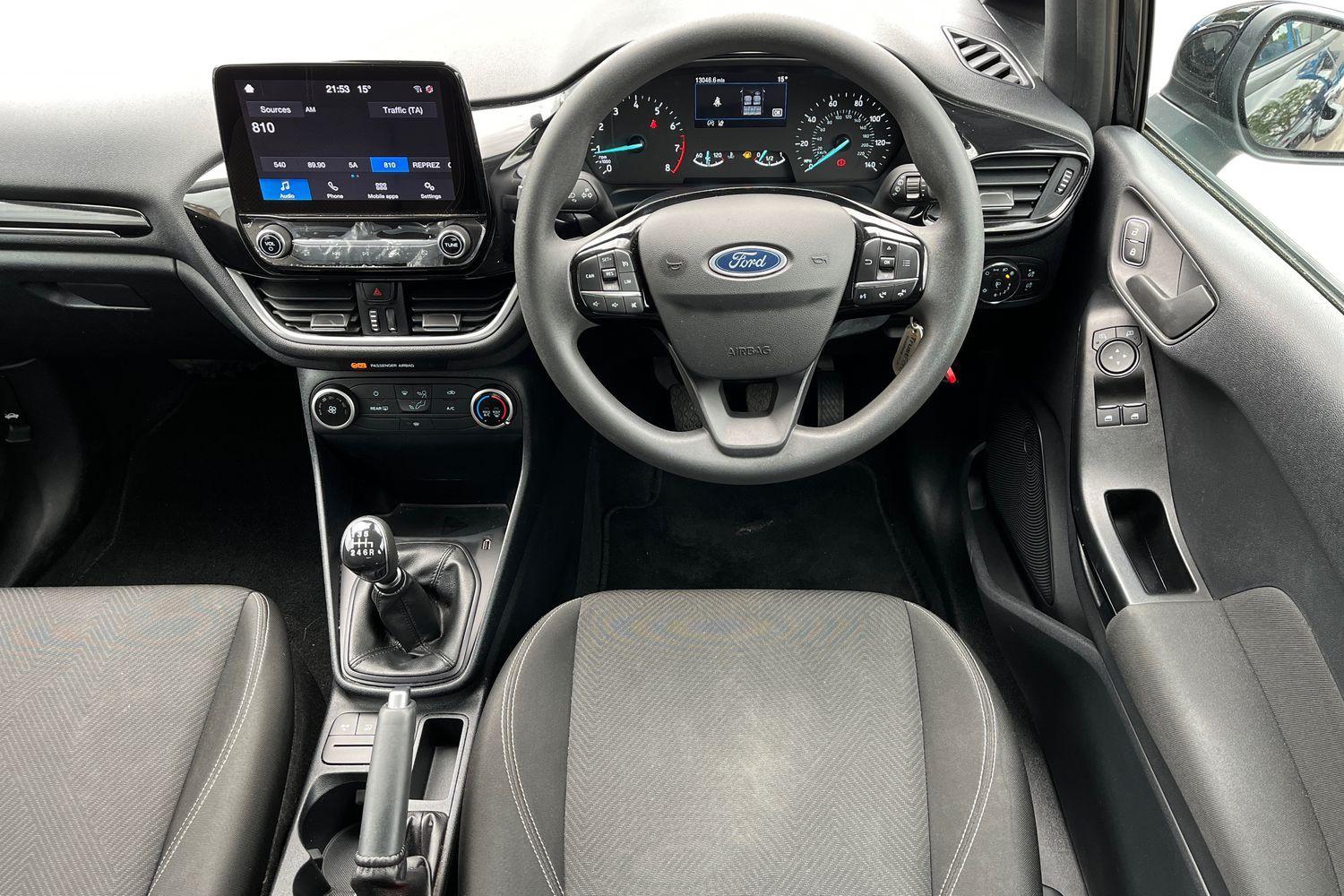 Ford FIESTA Photo 10