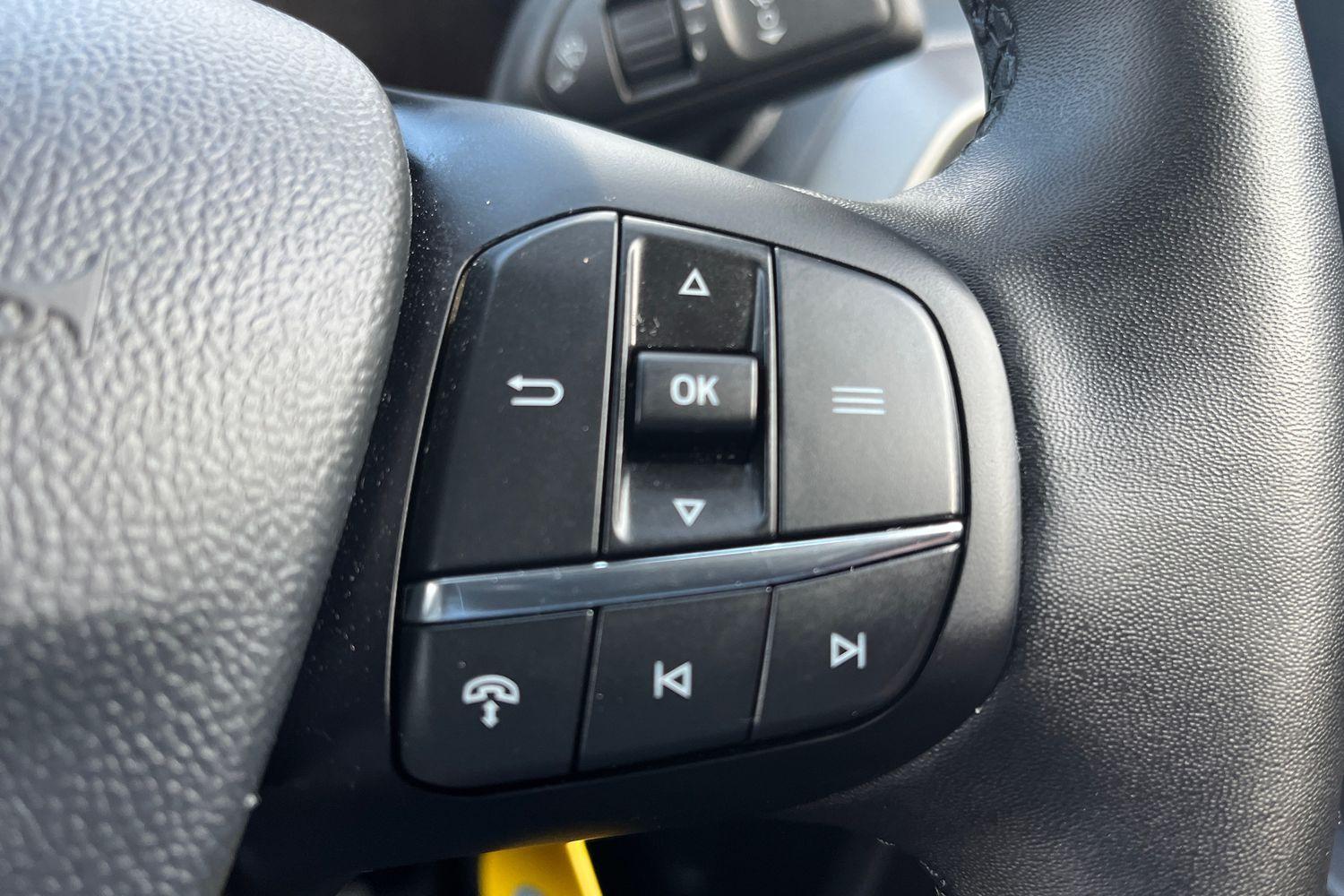 Ford TRANSIT COURIER Photo 25