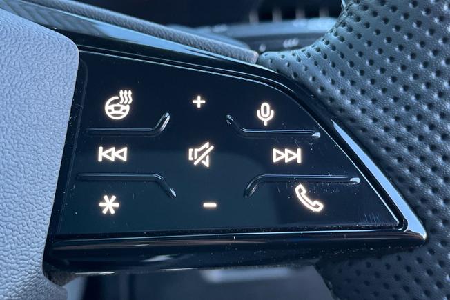 AUDI S6 E-Tron Avant Photo 17