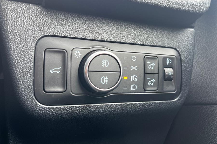 Ford KUGA Photo autoimg-ab921efb176687da90bea65058e83e4d8940dc07.jpg