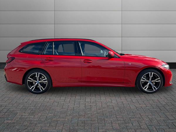 BMW 3 Series Photo autoimg-ab9649066b2911be33dfe6c2961a1e57a1687552.jpg