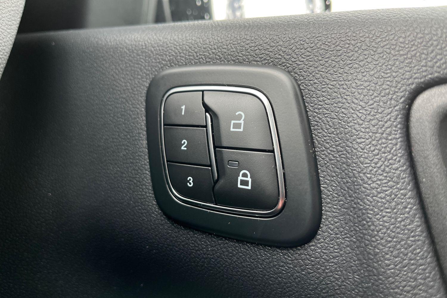 Ford Kuga Photo 36