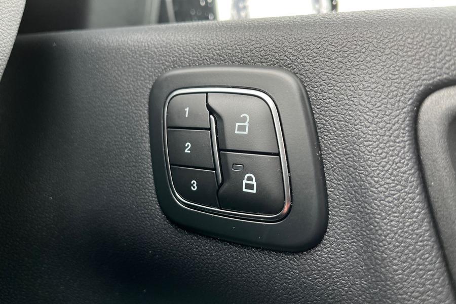 Ford Kuga Photo autoimg-ab9731a47bc3fe604d194768ec3b58486aed2835.jpg
