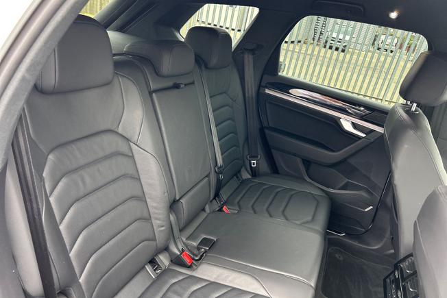 VOLKSWAGEN Touareg Photo 45