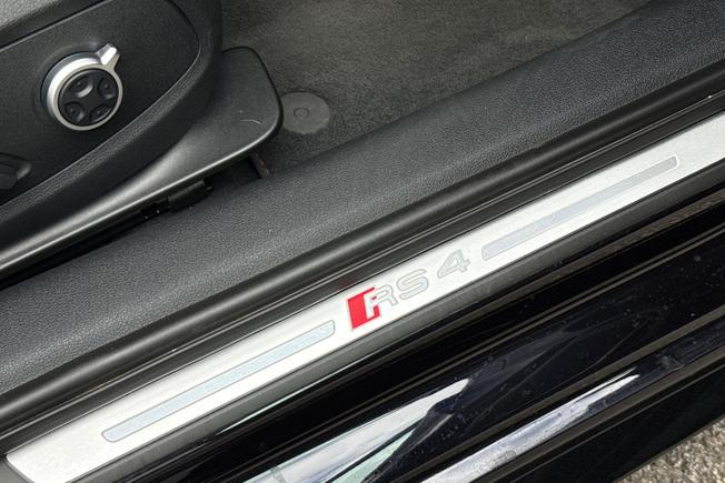 AUDI Rs4 Avant Photo 35
