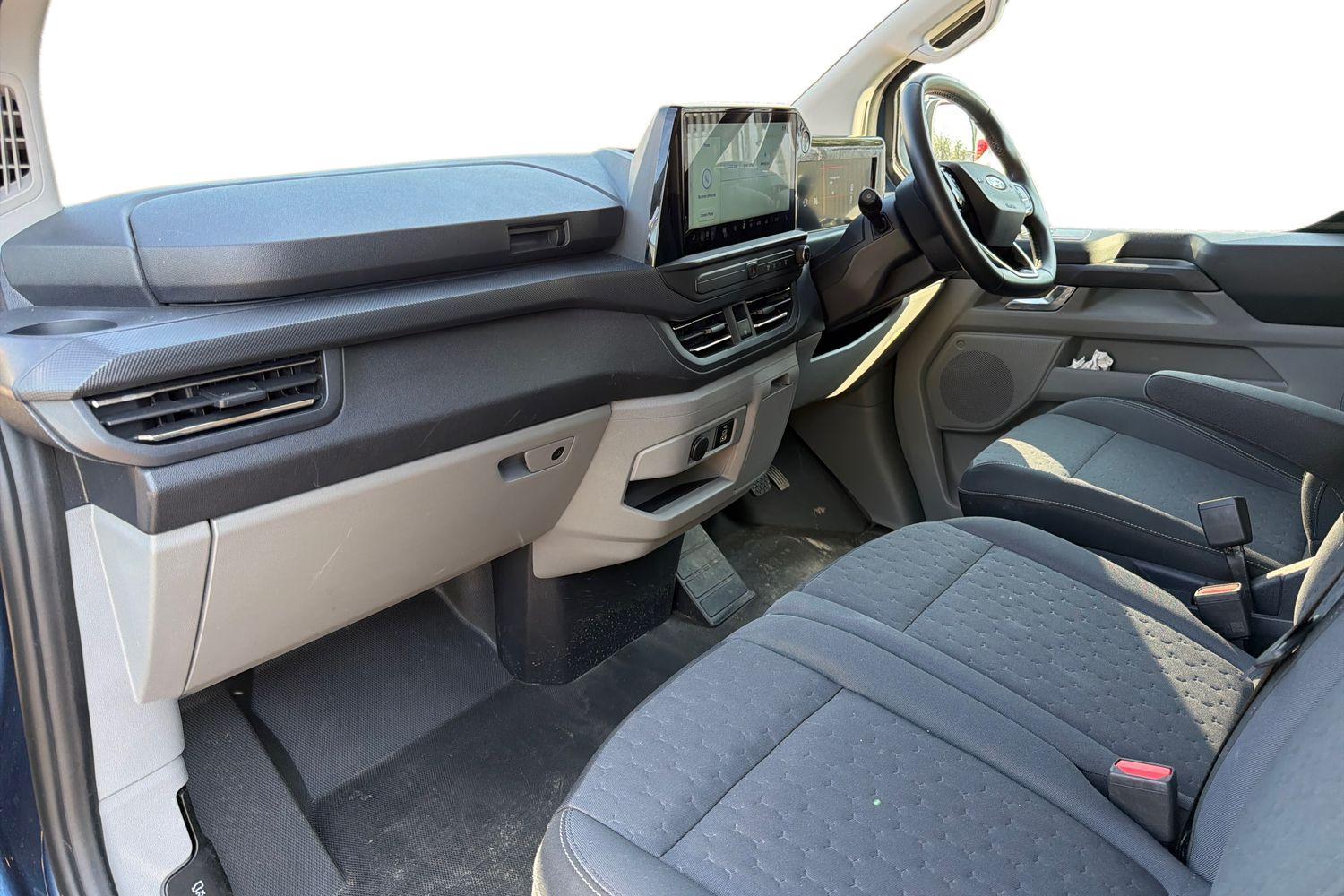Ford TRANSIT CUSTOM Photo 2