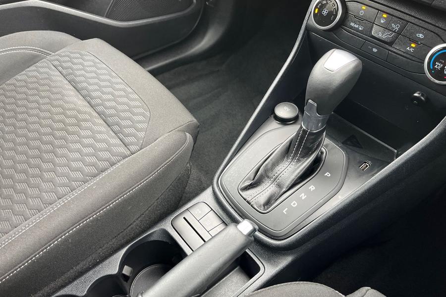 Ford FIESTA Photo autoimg-aba14f1149fc135ab4e1e7a691f8a485e032c9db.jpg