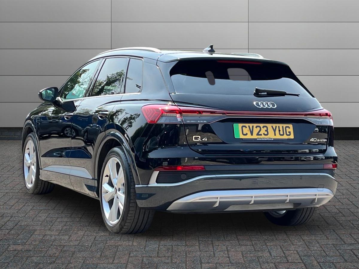 Audi Q4 e-tron Photo 1