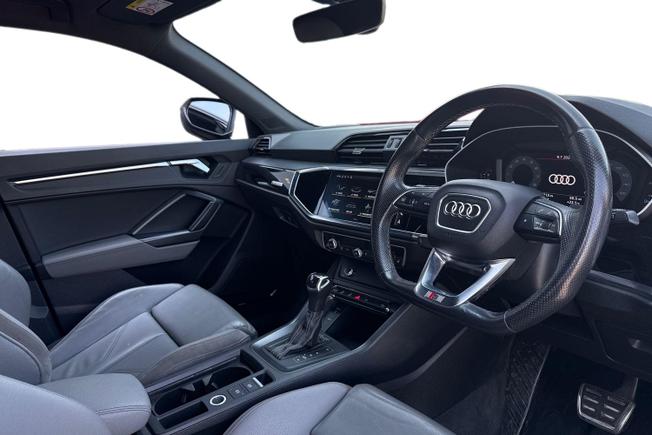AUDI Q3 Photo 6