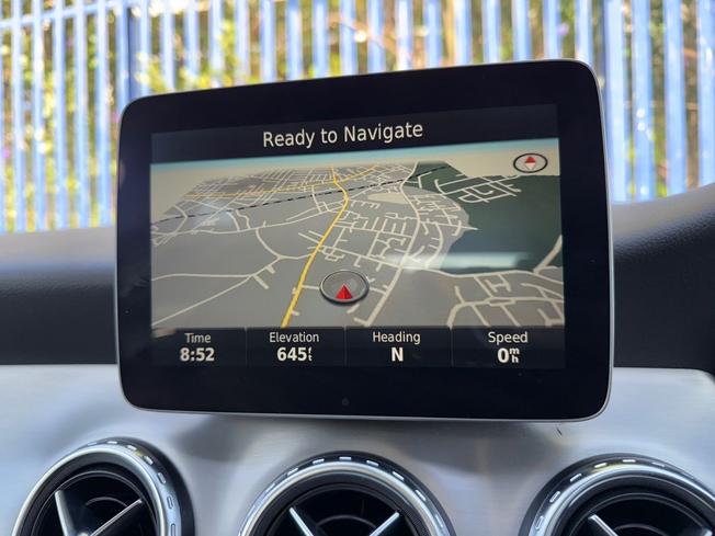 MERCEDES-BENZ Gla Photo 14